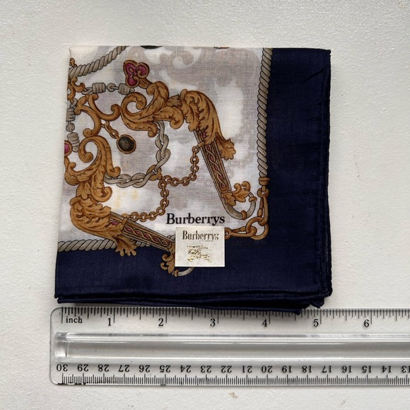 Burberry - Picture 1 of 4